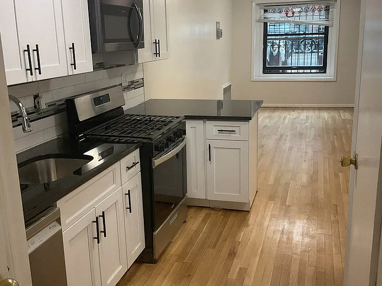 224 Cumberland St #1 — Photo 10
