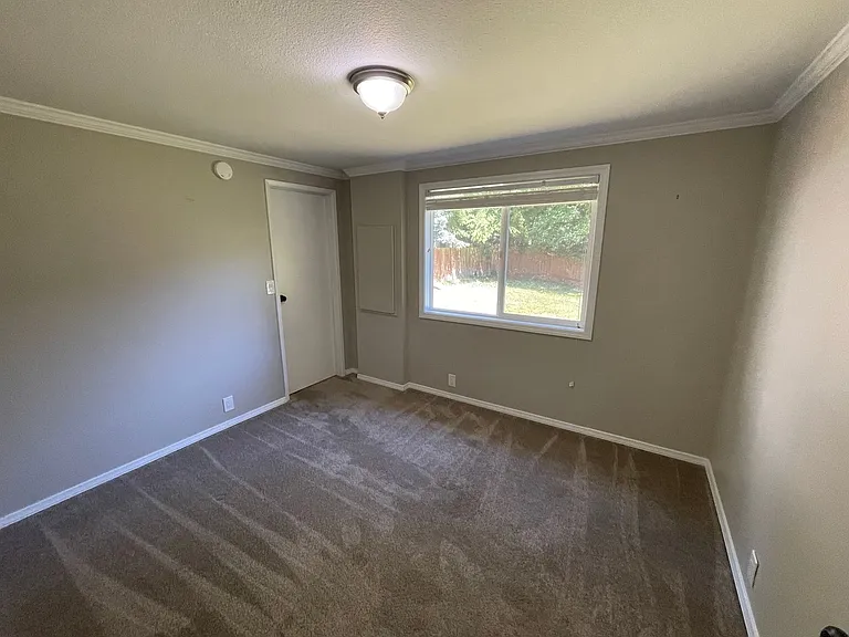 4113 Kingsway — Photo 19