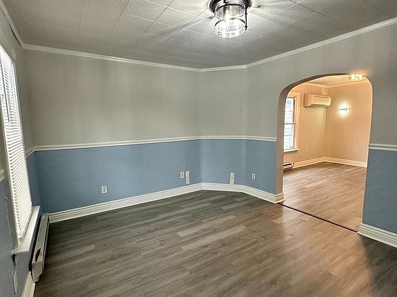 2nd image of 813 Dale St