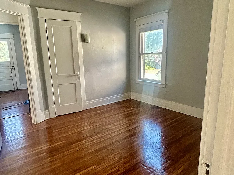 60 Shoreham Pkwy #2 — Photo 5