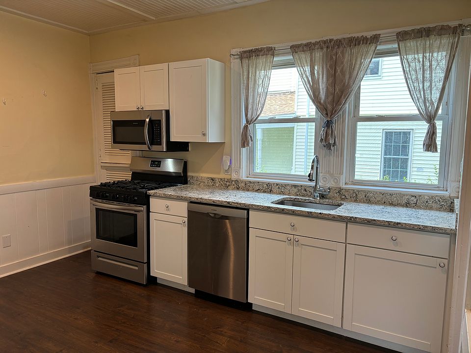 1st image of 20 Farnum St #1