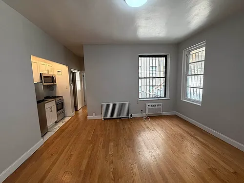 115 E 27th St #3C Photo 1 115 E 27th St #3C Photo 1