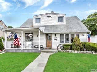 1455 Coolidge St, Bellmore, NY 11710