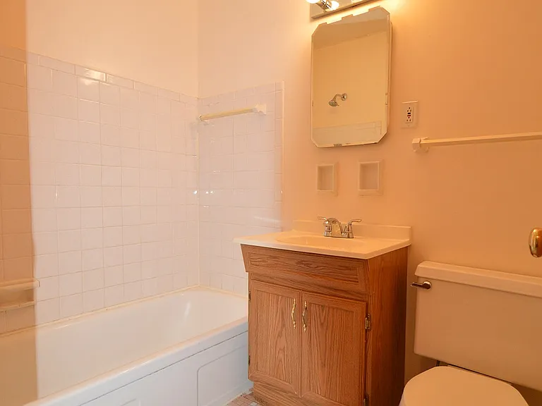 150 Park A Studio Bathroom_05062020