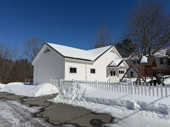 92 West Main Street, Hyde Park, VT 05655