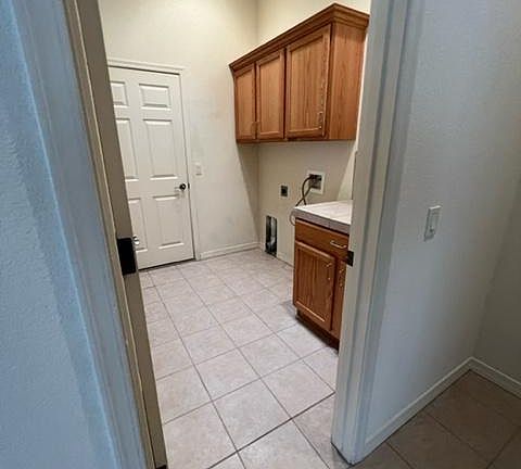 4th image of 2782 Huntridge Dr