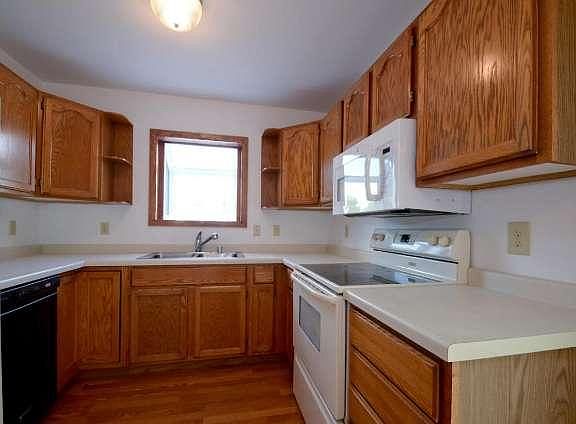 3rd image of 629 Shepherds Dr Unit 8