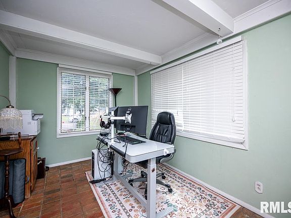 5th image of 1011 W Northcrest Ave