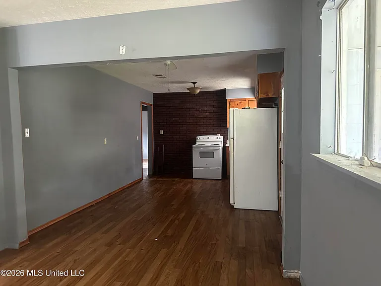 3655 Horton St — Photo 12
