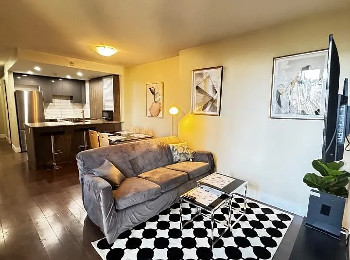 2 bed, 657 sqft, $3,490 — Photo 2
