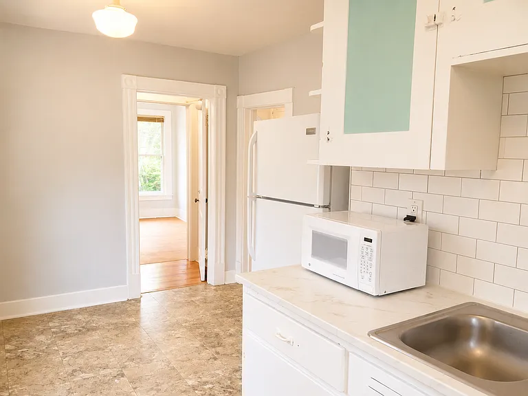 829 Miller Ave #2 — Photo 4