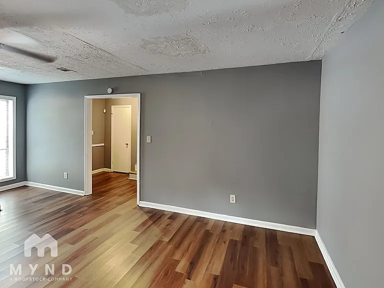 2340 Beaver Ruin Rd #71 — Photo 4