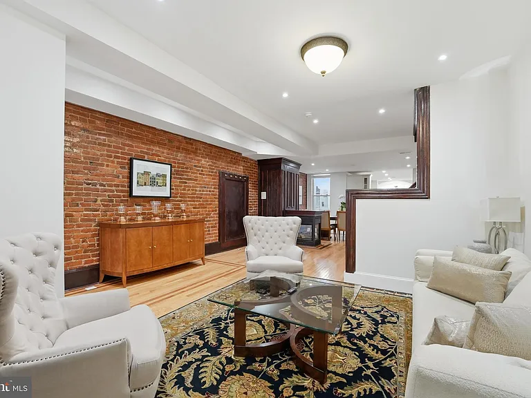 56 Adams St NW — Photo 7