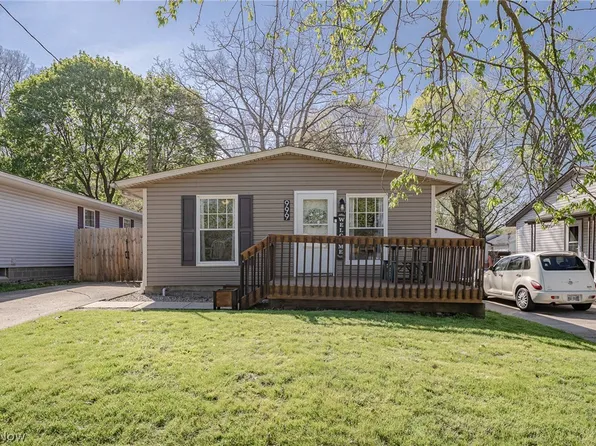 999 Morningview Ave, Akron, OH 44305