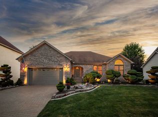 523 Danbury Dr, Oswego, IL