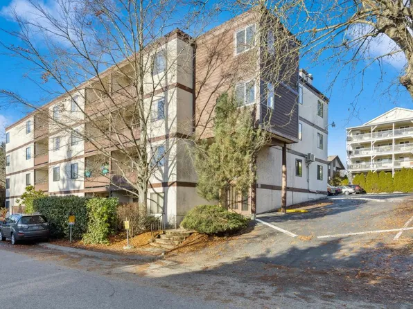 2100 N 106th St Unit 304, Seattle, WA 98133