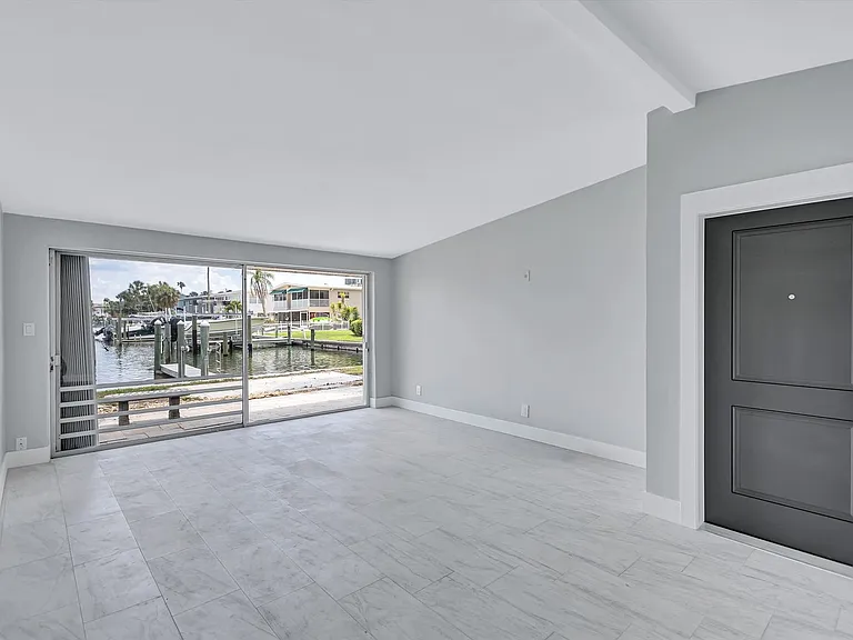 325 Capri Blvd — Photo 54