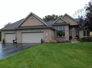 1332 University Dr, Rockford, IL 61107