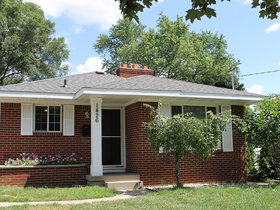 1st image of 1426 Valley Ave NW