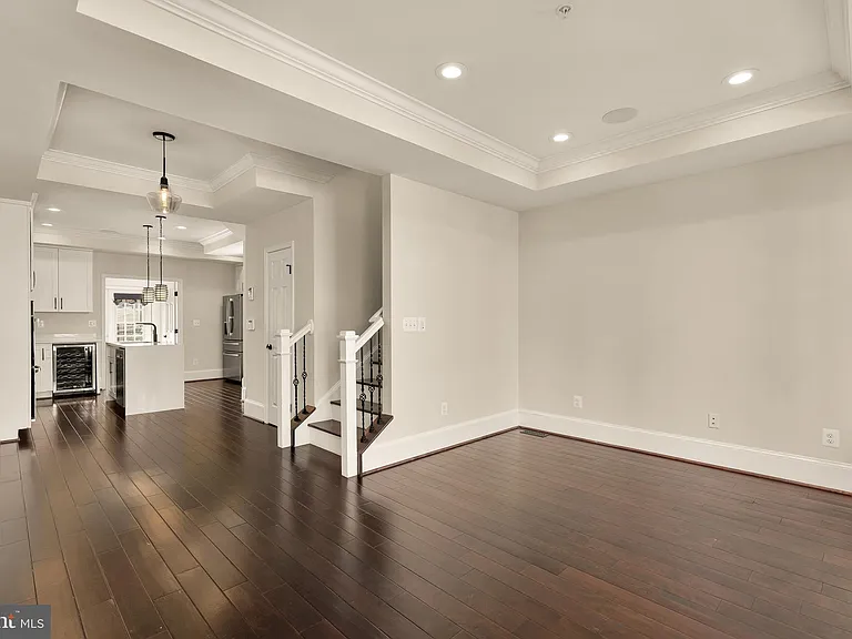 1609 Levis St NE — Photo 40