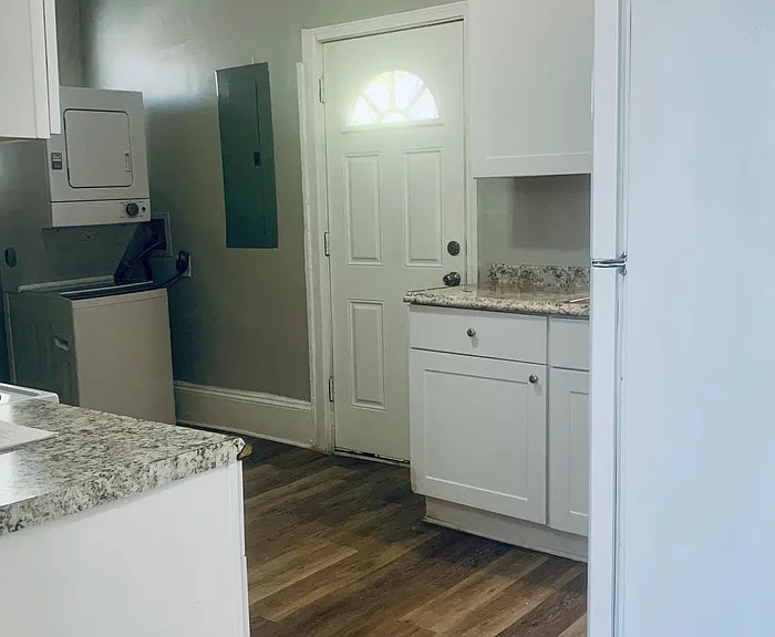 3914 Springfield Blvd — Photo 16