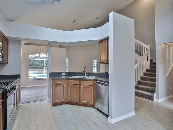 3rd image of 1503 Scotch Pine Dr