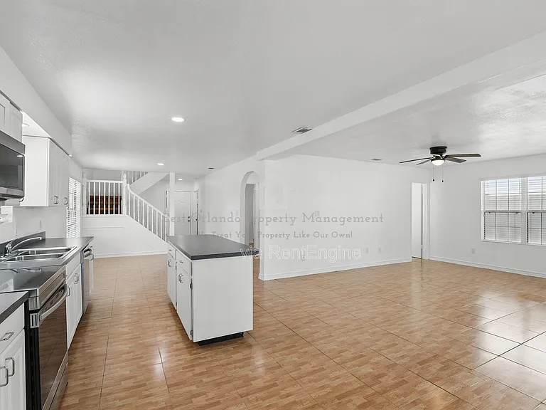 820 Altaloma Ave — Photo 10
