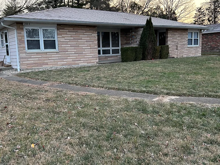 200A N Smith Rd #A — Photo 1