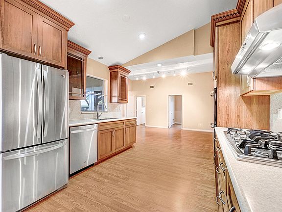 3rd image of 1350 Mohegan Ter SE
