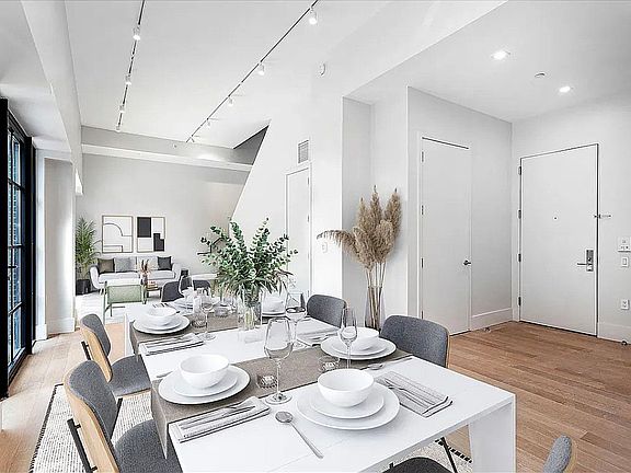 4th image of 517 W 29th St