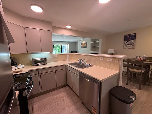 3rd image of 812 Walnut St #C