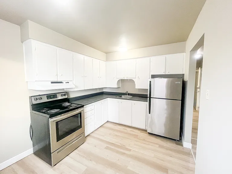 2121 Smith St — Photo 7