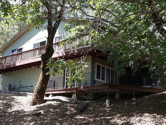 2nd image of 254 Circle Oaks Dr