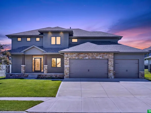 10009 S 106th St, Papillion, NE 68046