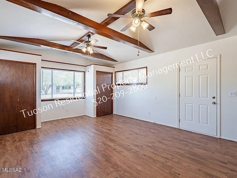 826 E Water St — Photo 8