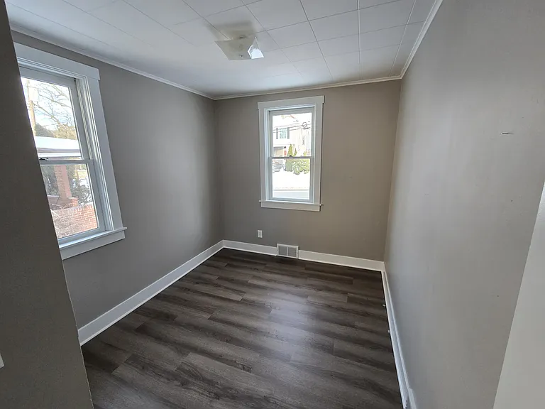 228 Pattison St — Photo 6