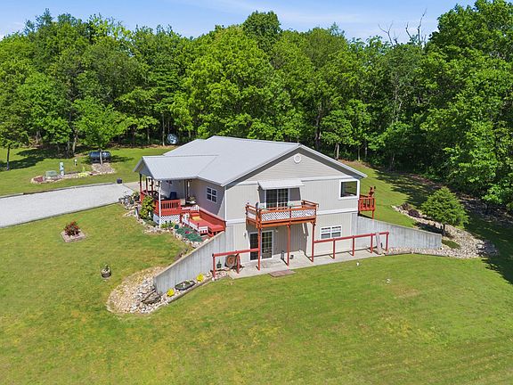 3rd image of 12968 Farm Road 2090