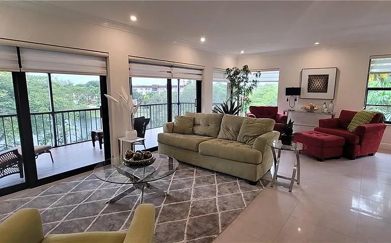 6010 S Falls Circle Dr #423 — Photo 1