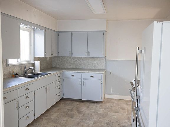 4th image of 413 E Spruce St