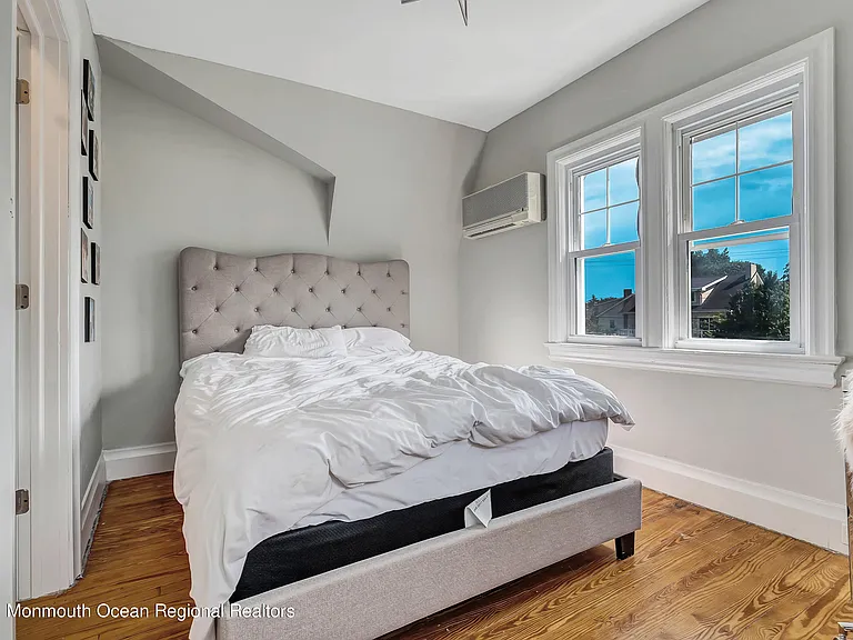 110 Monmouth Dr — Photo 17