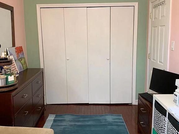 4th image of 6981 Park Dr E #E