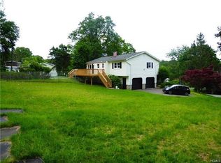 1 White Rd, Airmont, NY 10901