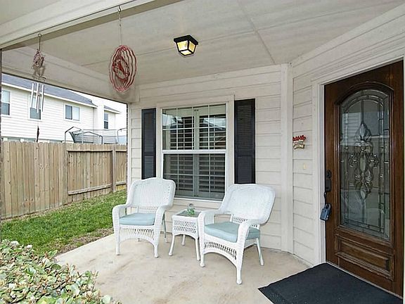 2nd image of 2711 Lakecrest Way Dr