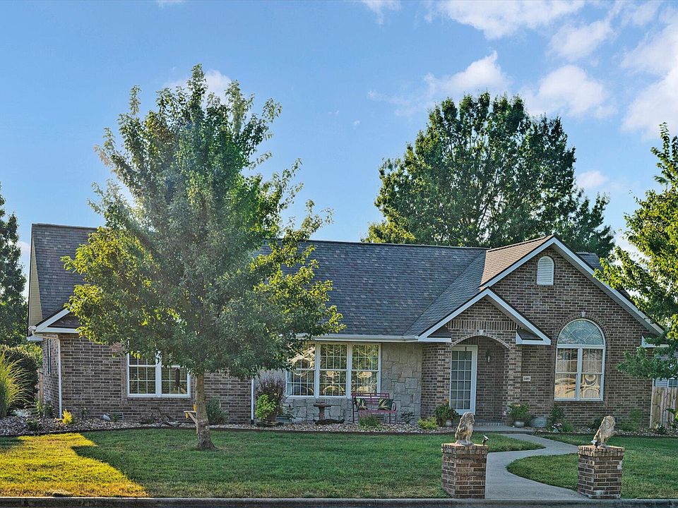 1st image of 1485 S Village Lane