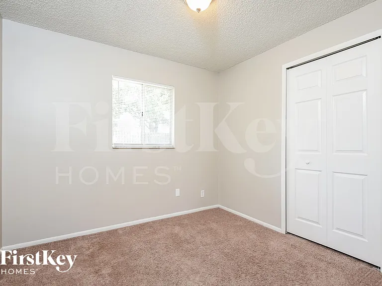 2813 Kenyon Ave — Photo 11