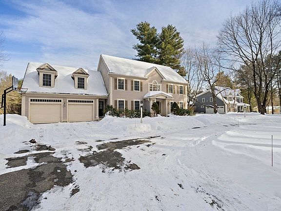 5th image of 197 Wood St