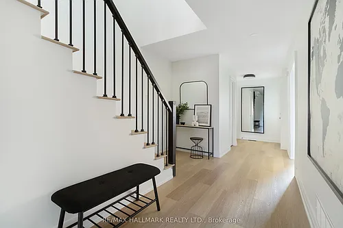 50 Dutch Cres Photo 1