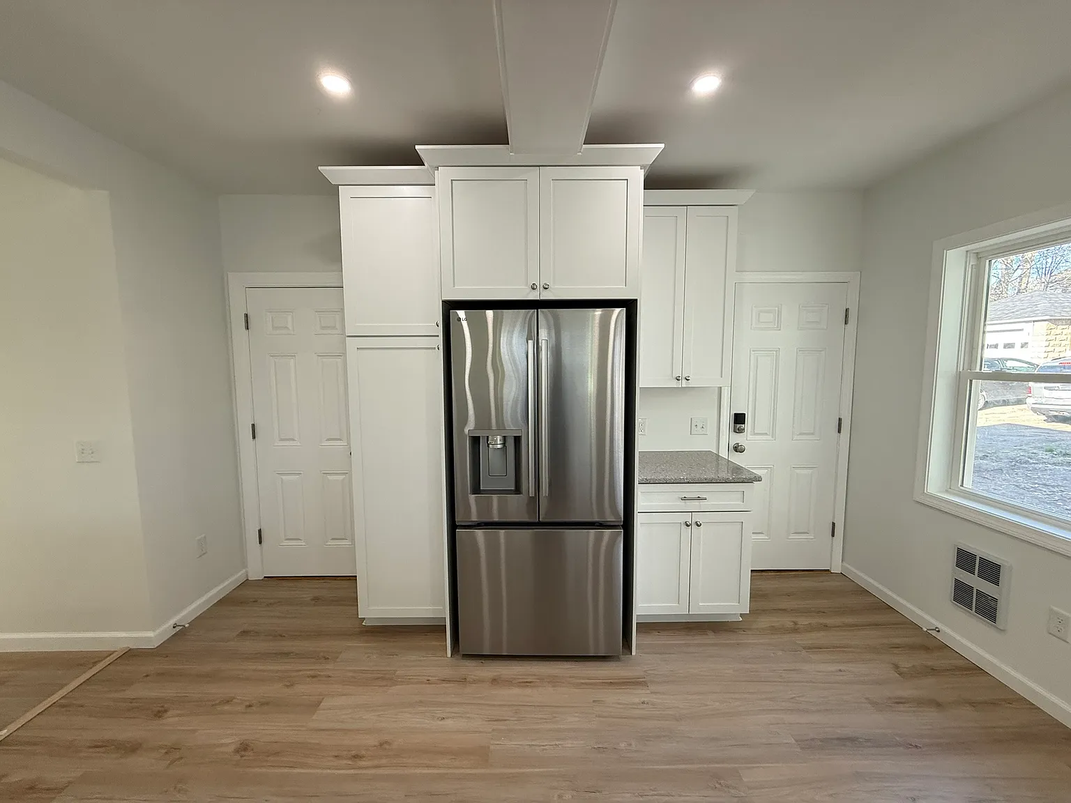 2 bed, 1100 sqft, $1,950 — Photo 2