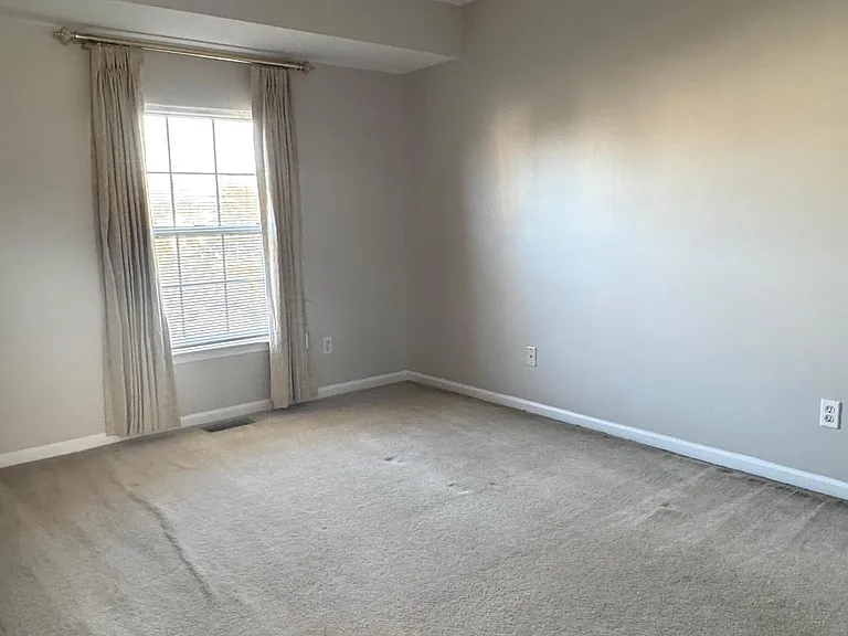 30 Amesbury Ct — Photo 19