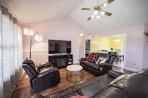 222 Daly Dr — Photo 9